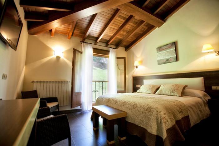 מסטאס דה קון Hotel & Spa Villa De Mestas מראה חיצוני תמונה