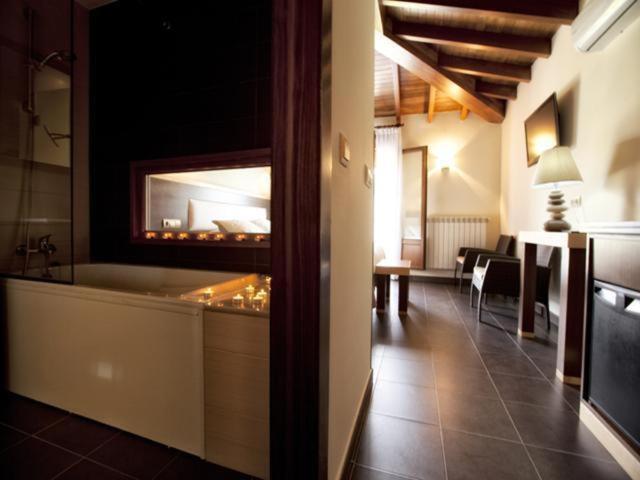 מסטאס דה קון Hotel & Spa Villa De Mestas מראה חיצוני תמונה
